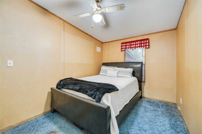 Photo - 20314 Great Lake St