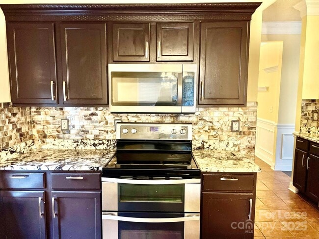 Photo - 905 Doris Ray Ct