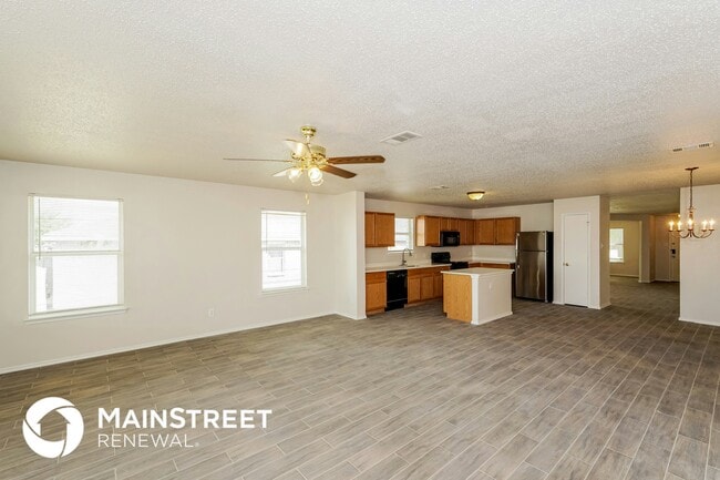 Photo - 605 Snapdragon Ln