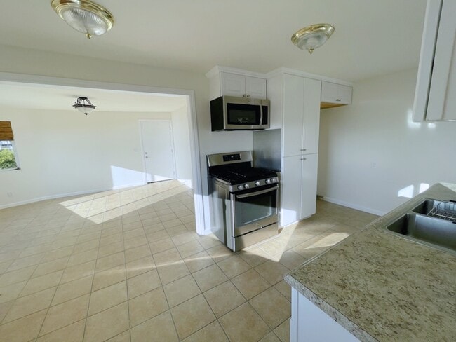 Photo - 115 Capistrano Ln Unit E