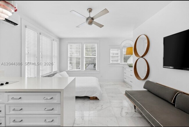 Building Photo - 739 2nd St Unit 6