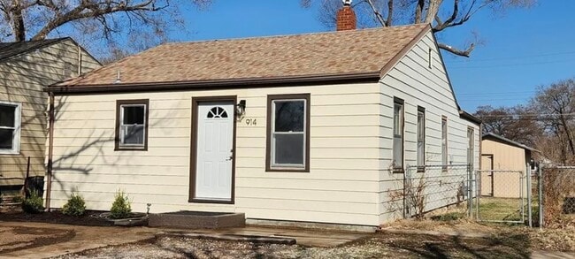 Building Photo - 914 N 12th St Rental