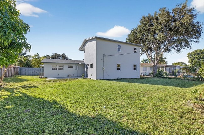 Photo - 379 NW 23rd St