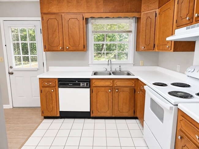 1304 Brockton Dr