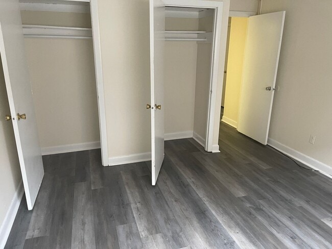 Photo - PACKARS CORNER BU AREA Modern 1 bed with ... Casa