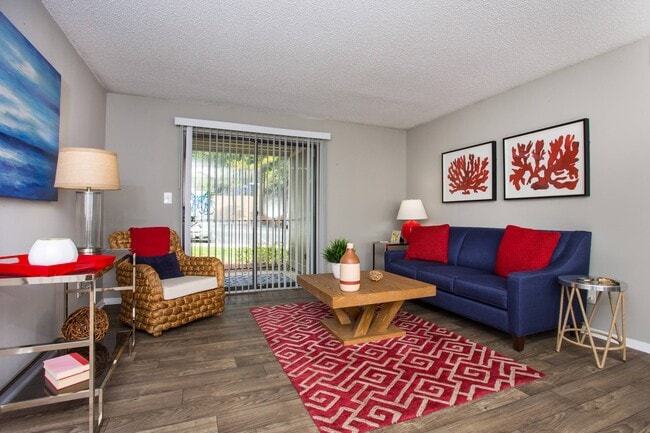 700 Riverchase Apartments
