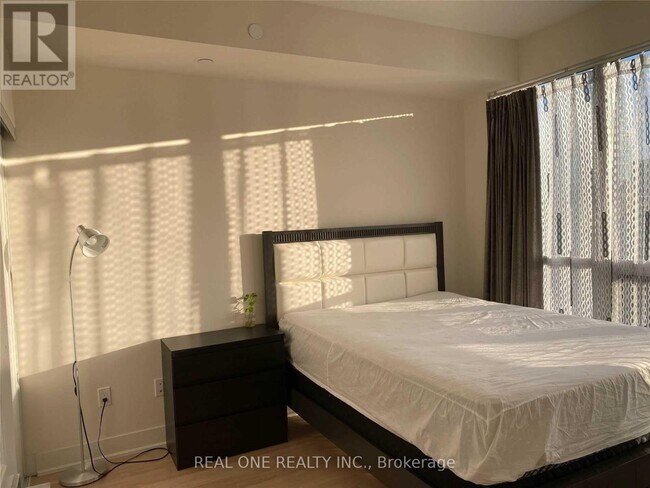 Photo - 88 Sheppard Ave E Unité 2706