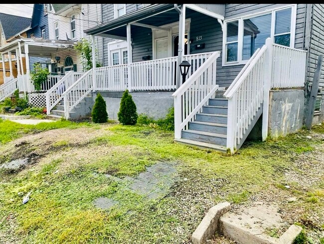 Photo - 813 E Chestnut St Townhome