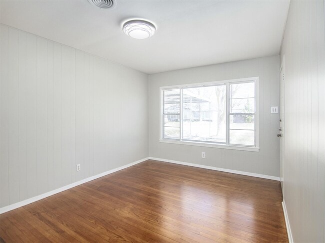 Photo - 2215 Silverbonnet St