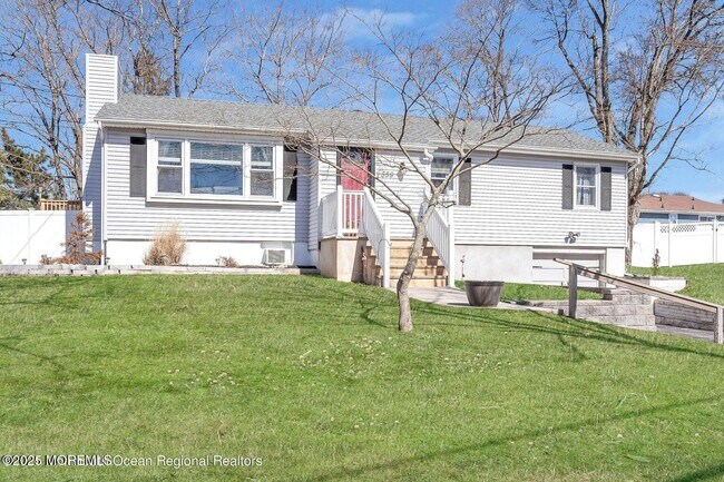 559 Dow Ave