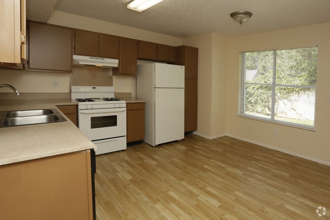 3BR,2.5BA_Townhouse_1,196SF-Kitchen - Timberwood Trace