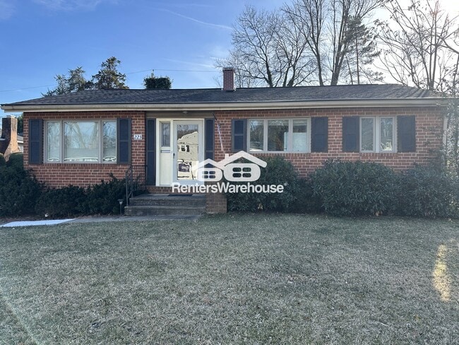 Photo - 223 Deep Dale Dr