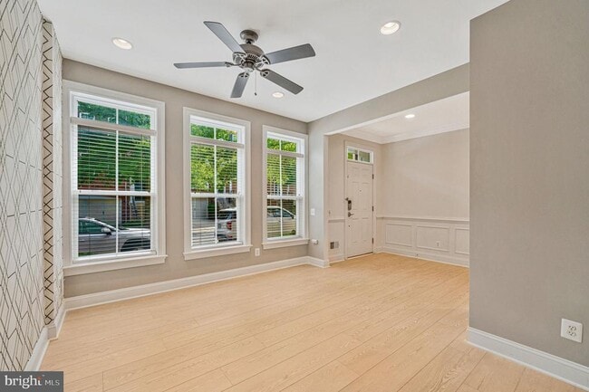 9524 Canonbury Square