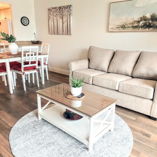 Photo - 1830 Embassy Dr Unit 306