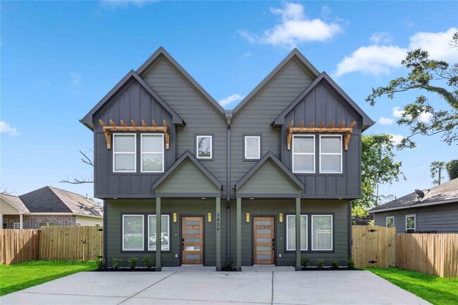Building Photo - 5620 Shreveport Blvd Rental