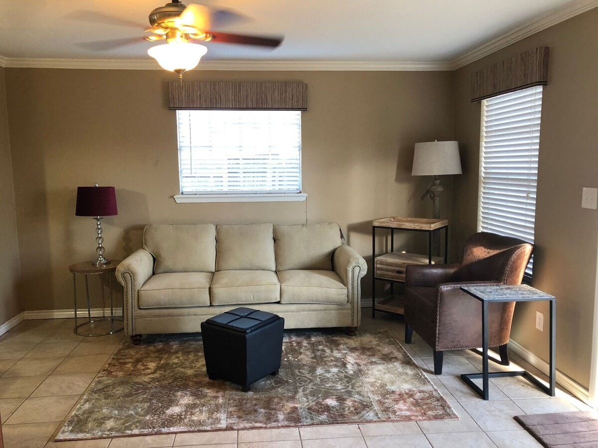 Photo - 3/1.5 House with HUGE backyard!