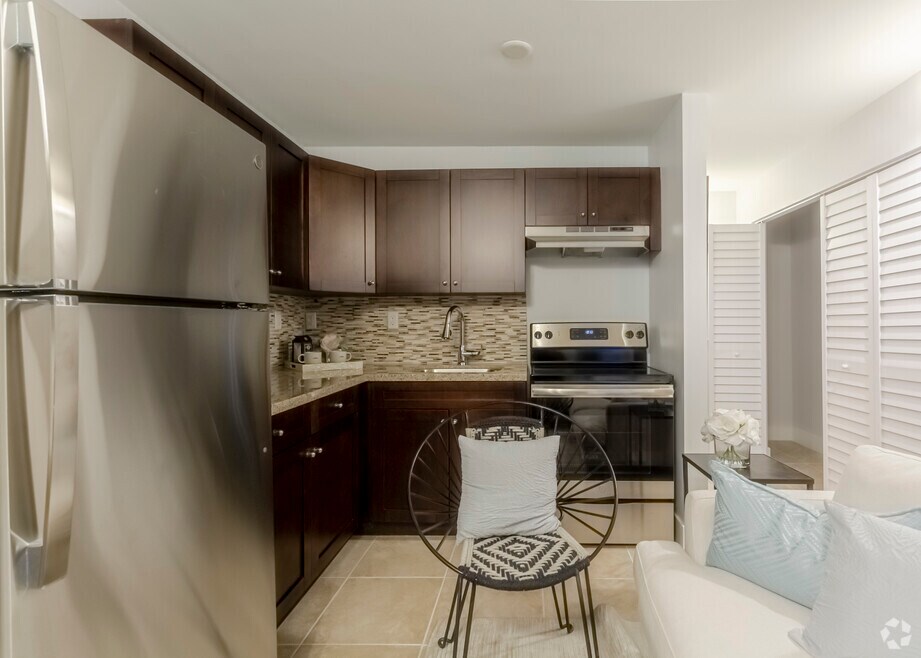 1 BDR / 1 BA - 425 Sq Ft