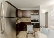 1 BDR / 1 BA - 425 Sq Ft
