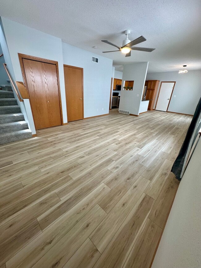 Photo - 2786 Irving Ave