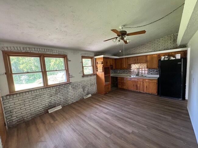 Photo - 138 Elmgrove Ave