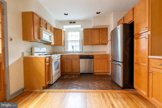 Photo - 404 S Croskey St Unit A