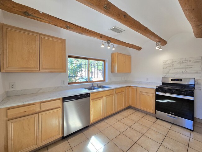 Photo - 620 1/2 Alto St