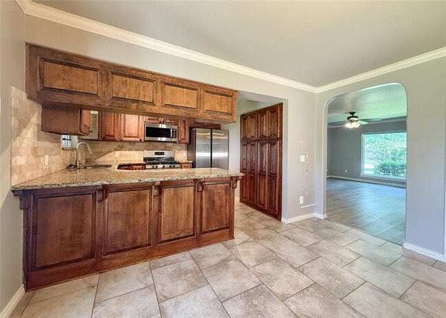 16 SW 148th St