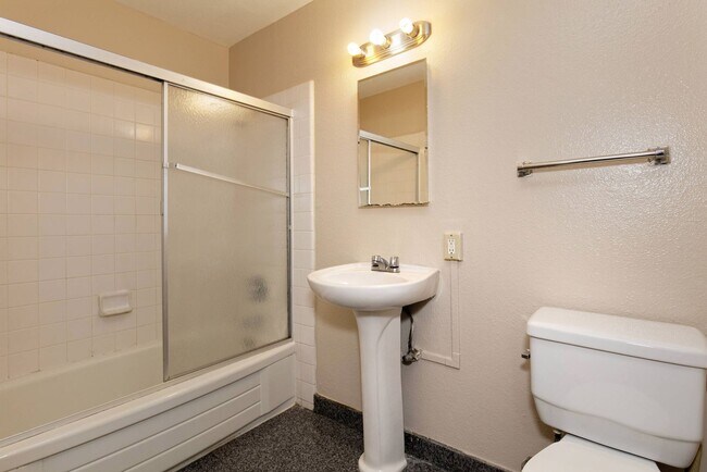 Photo - 1515- Unit 7