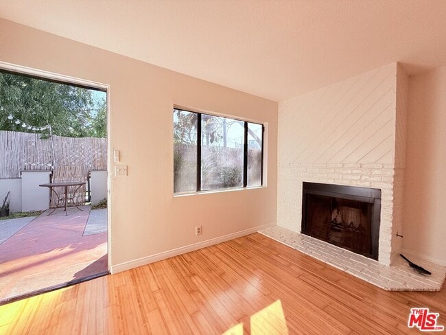 Photo - 1531 Cabrillo Ave Condo Unit 3
