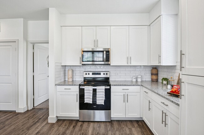 Building Photo - Lakecrest Apartments