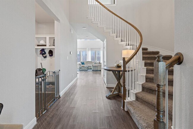 Photo - 209 Birkshire Dr