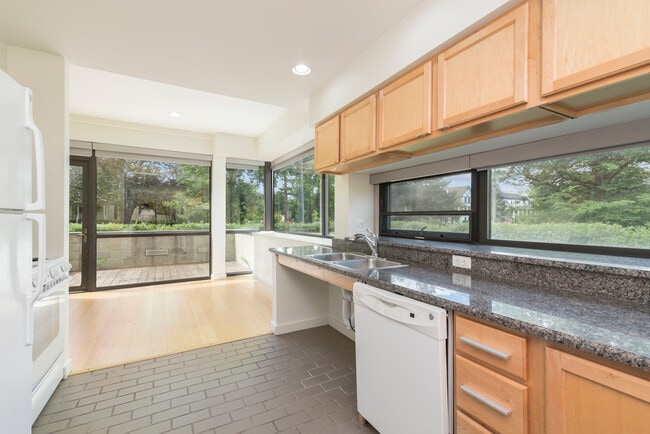 Building Photo - The Cube