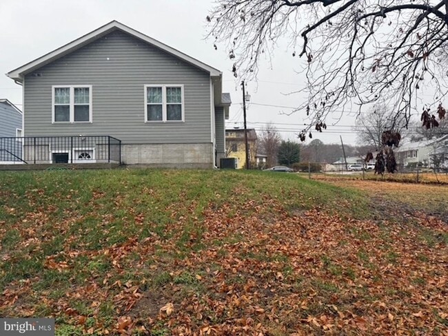 Building Photo - 6409 63rd Pl