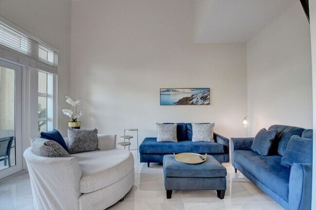 Photo - 350 N Federal Hwy