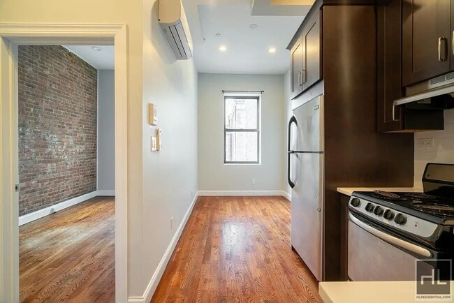 Photo - Gorgeous 1 Bedroom on Striver's Row! Unit 6