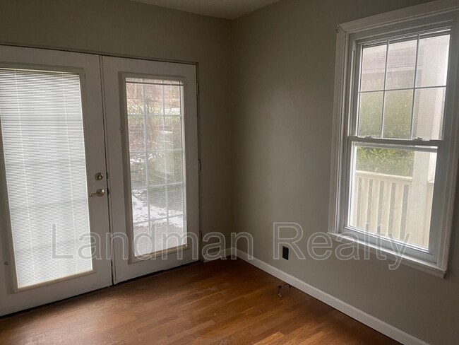 Photo - 323 Idlewood Rd