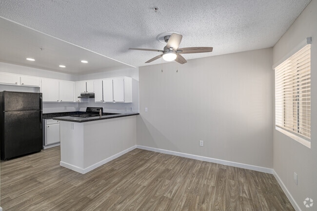 2BR, 2BA - 940SF - Dining Room