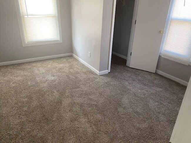 Photo - Duplex close to KU Med and close to entertainment and shopping