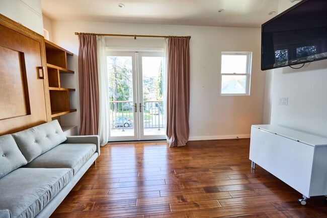 Photo - 3730 Edenhurst Ave Unit Studio ADU