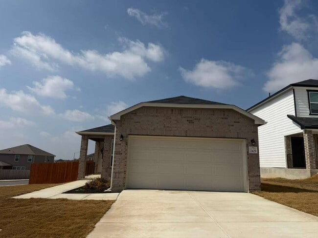 Building Photo - Move-In Ready 3 Bedroom + Flex Room in Prime 78245 Location