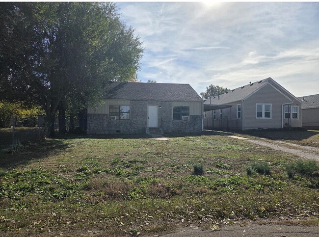 Building Photo - 514 Noble St