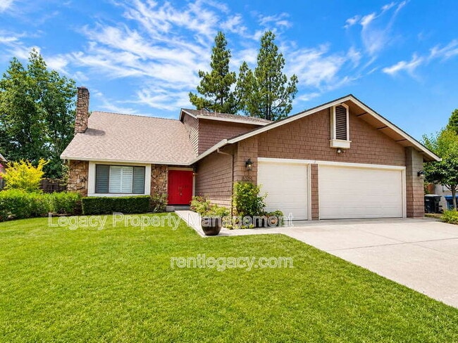 Building Photo - 3209 Serra Way