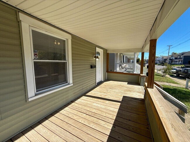 Photo - Elegant 3-Bedroom Home with Designer Finis...