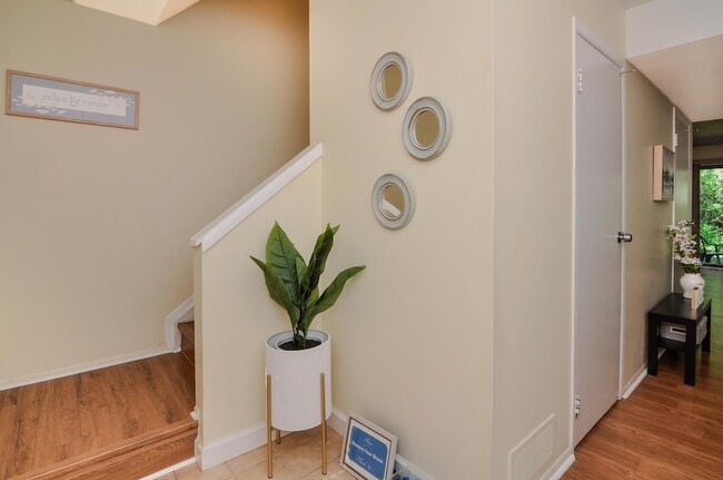 Photo - 609 Watersedge Dr