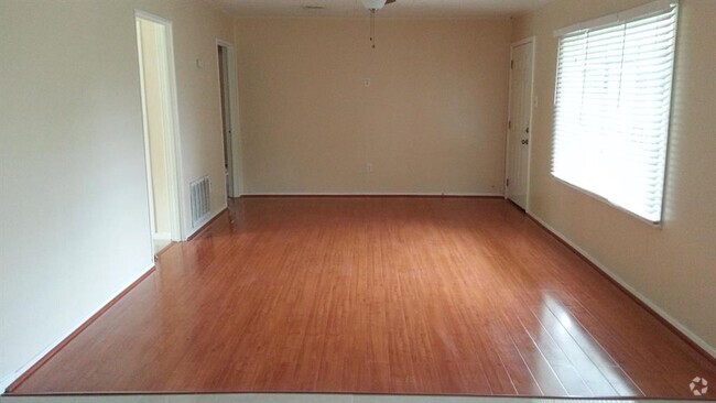 Building Photo - 5131 Myrtlewood St Rental
