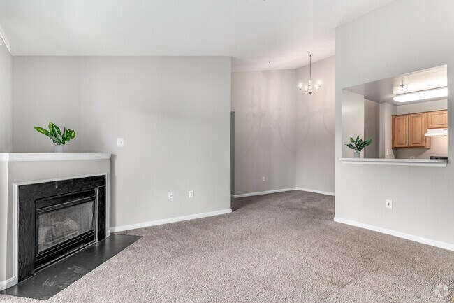 2BR, 2BA - 980SF con chimenea