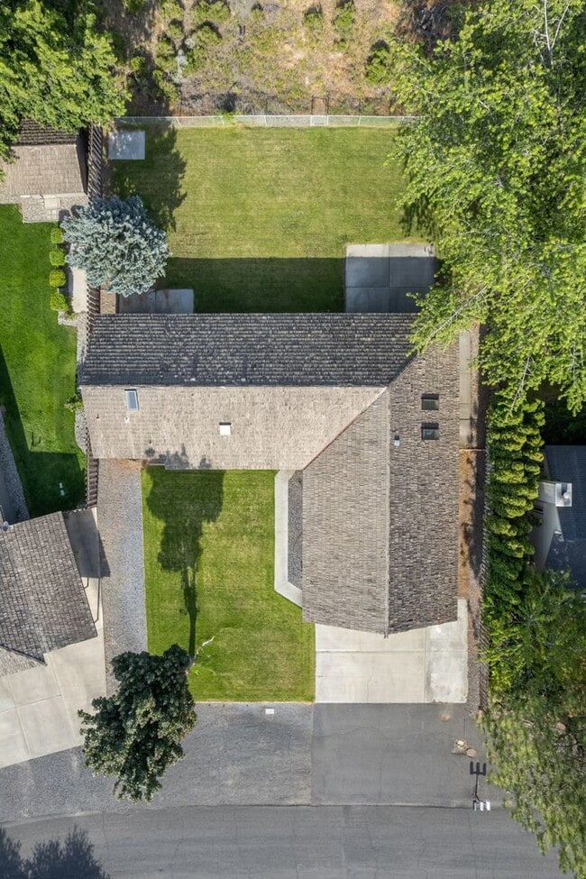 Photo - Beautiful Home In Quiet Neighborhood