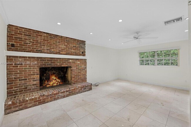 Photo - 1246 Algardi Ave