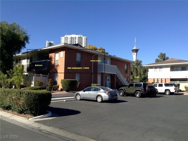 Building Photo - 682 Oakmont Ave Unit 1502