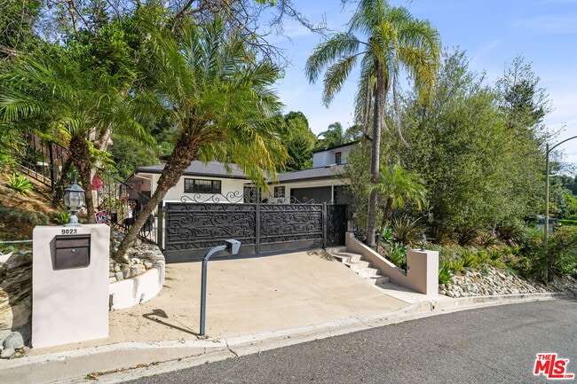 Photo - 9023 Alto Cedro Dr